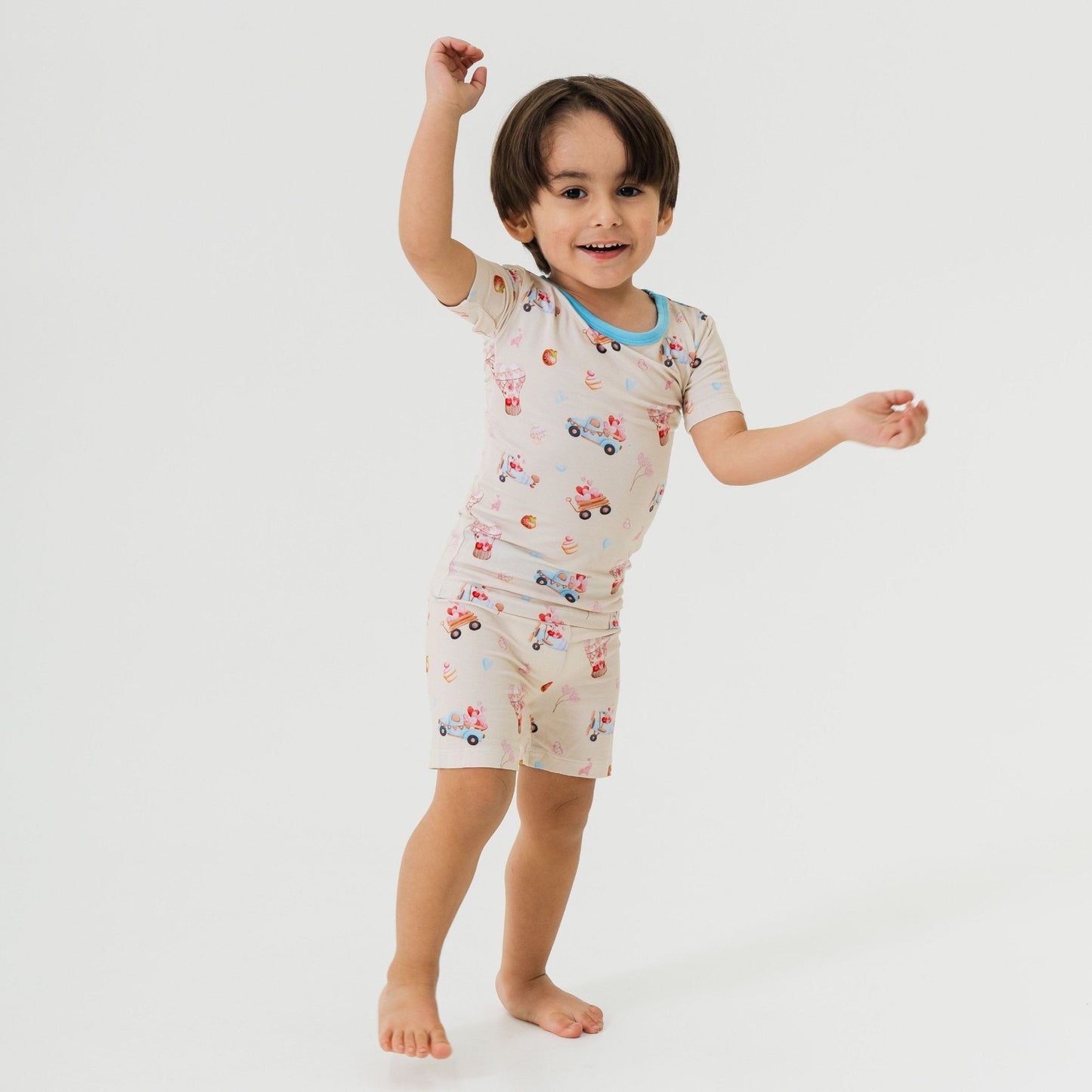 Delivering Love Short Sleeve Pajamas